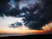Unwetter bei Sonnenuntergang