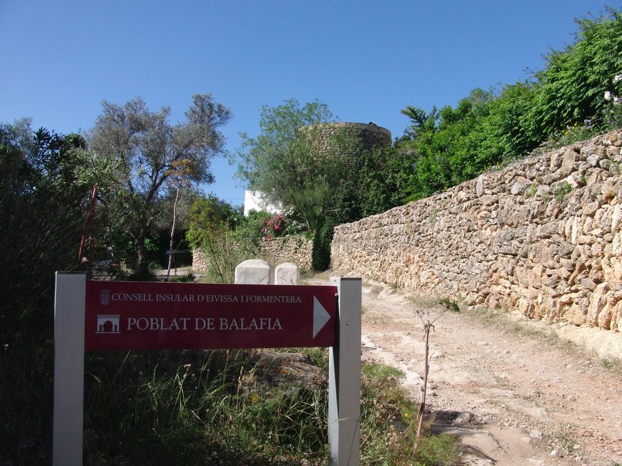 Traditionelle Häuser des Siedlungskomplexes Balàfia auf Ibiza
