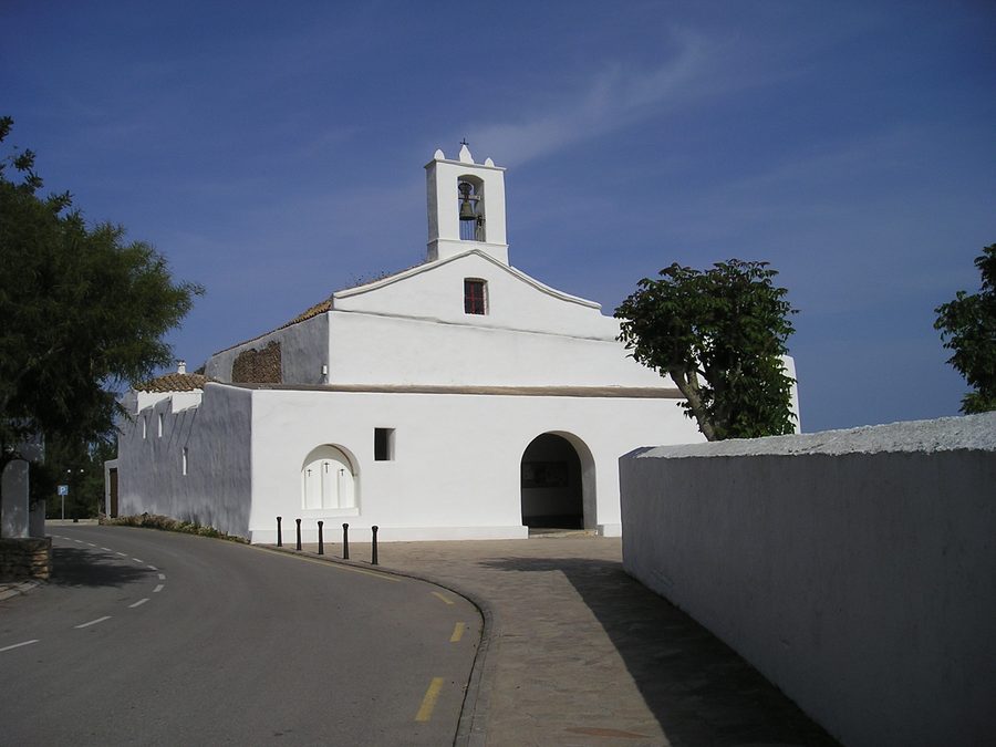 Kirche von Sant Llorenç de Balàfia auf Ibiza