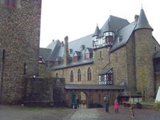 Mittelalterlcihes Schloss